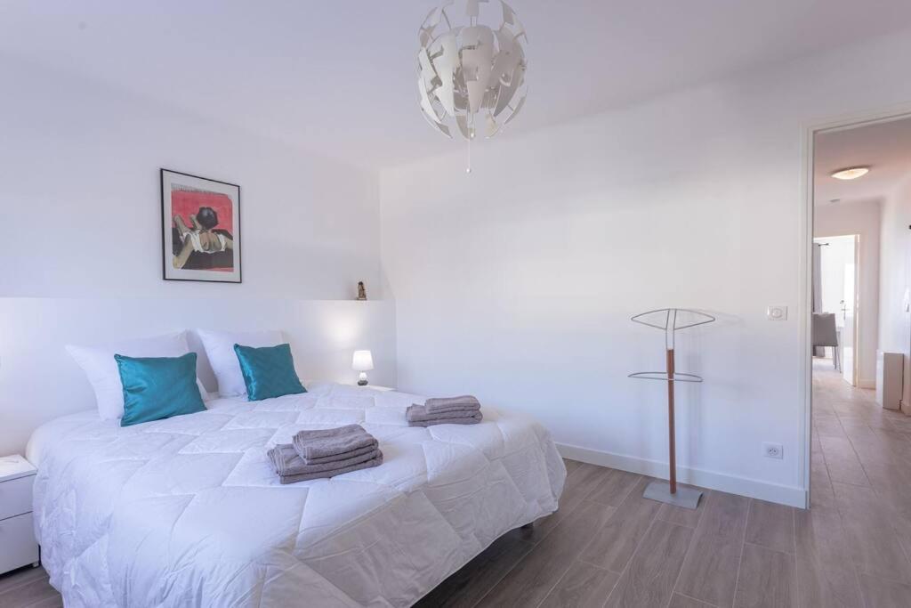 Apartment With Panoramic Sea View, Walk To The Beach - Marechal Juin By Halldis Cannes Exteriör bild
