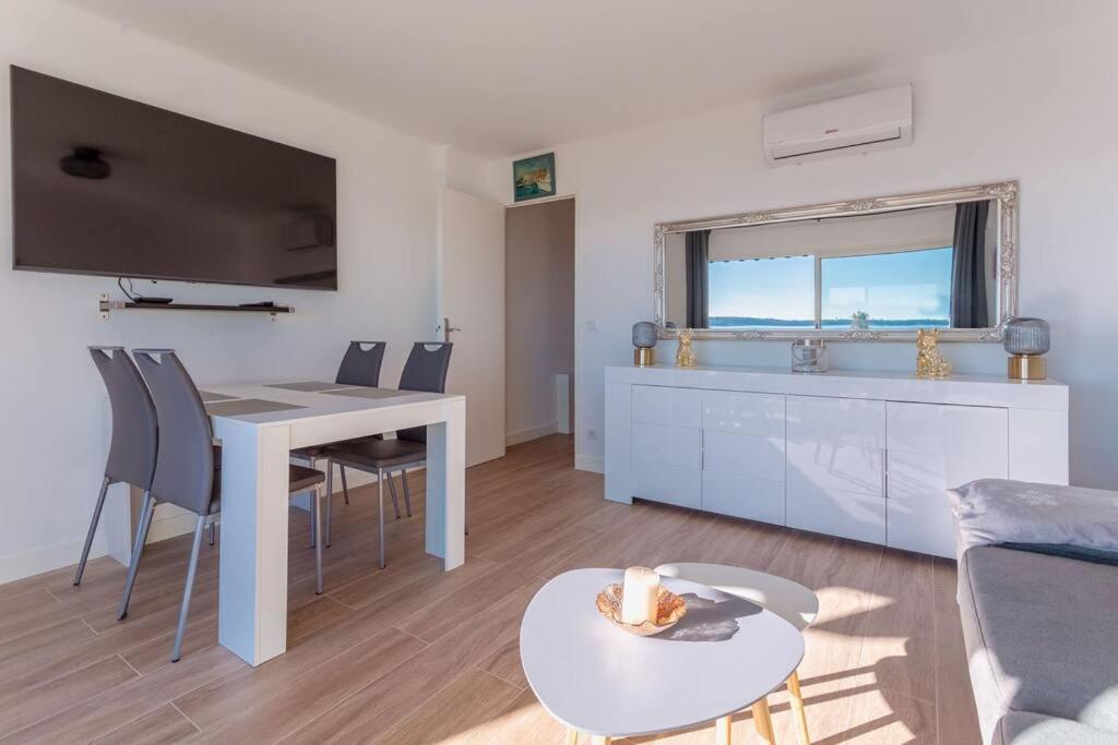 Apartment With Panoramic Sea View, Walk To The Beach - Marechal Juin By Halldis Cannes Exteriör bild